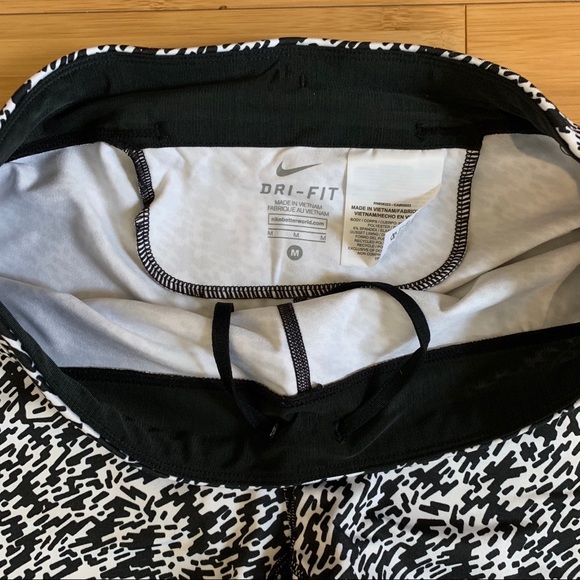 Nike crops - Picture 3 of 4